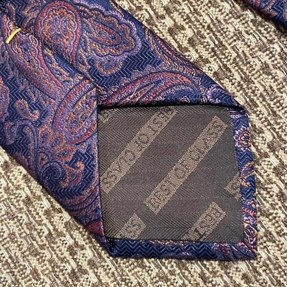 Robert Talbott Mens Silk Paisley Necktie Blue Red Formal Heritage Old Money